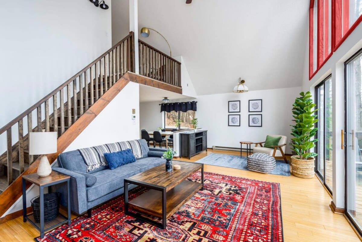 Modern Chalet Cabin W Hot Tub, Deck&Grill, & Wifi! Inwood Exterior foto